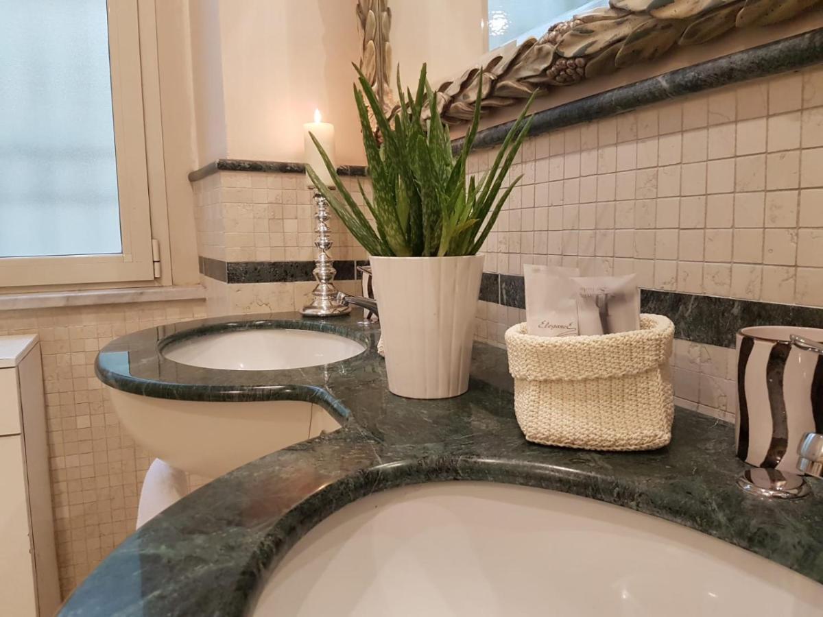 Suite Ottocento Napoletano Napoli Bagian luar foto
